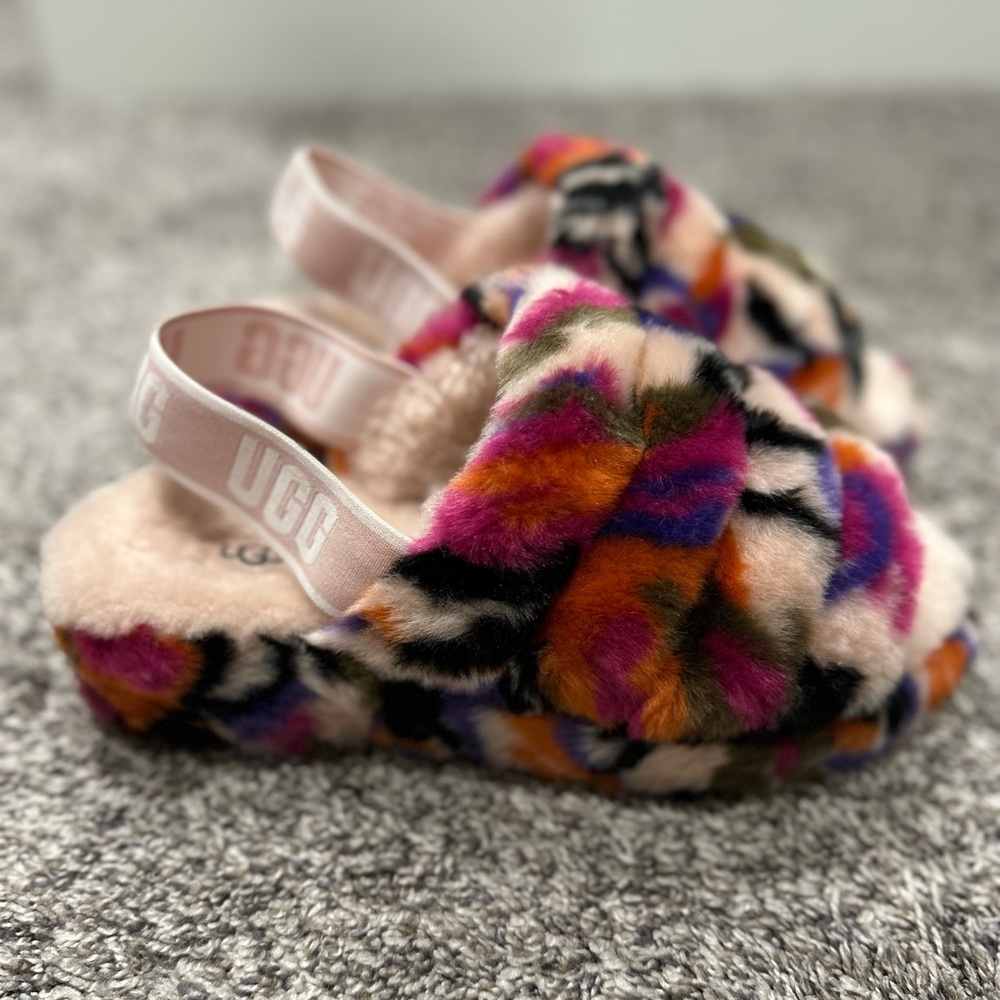 Women’s UGG slides